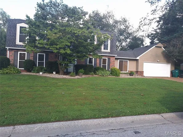 806 N Smiley St, O'Fallon, IL 62269