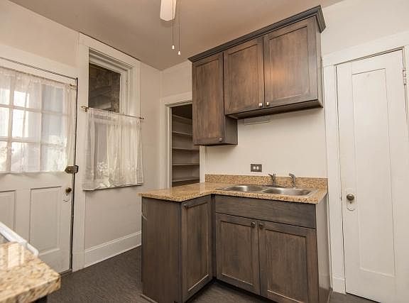 4th image of 1020 W Foster Ave APT 1W