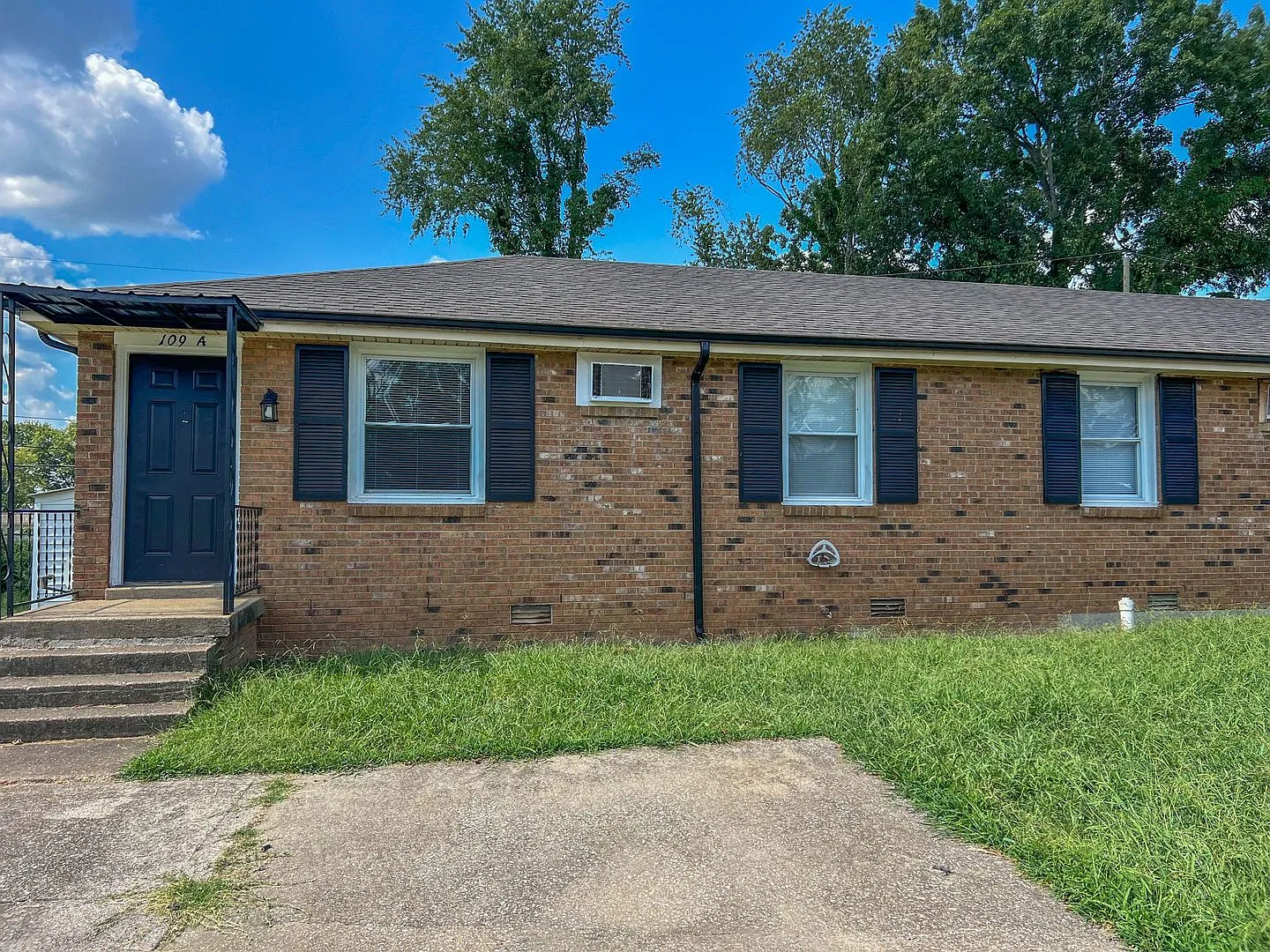 114 Tandy Drive — Photo 2