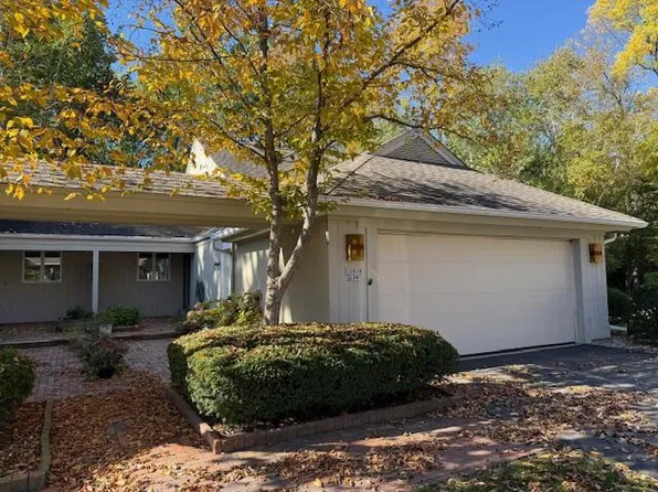 10009 N Franklin COURT, Mequon, WI 53092
