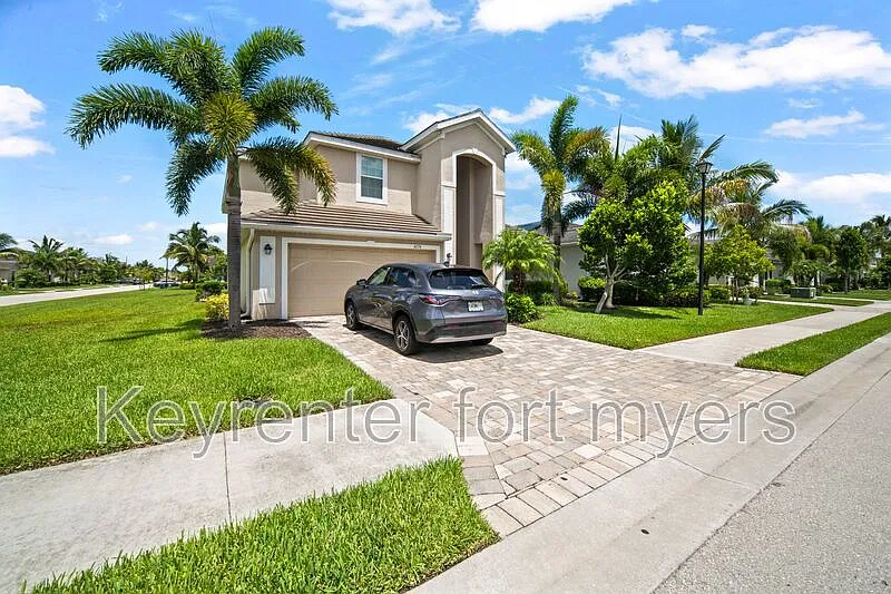 6 bed, 3.0 bath, 3302 sqft, $3,500 — Photo 3