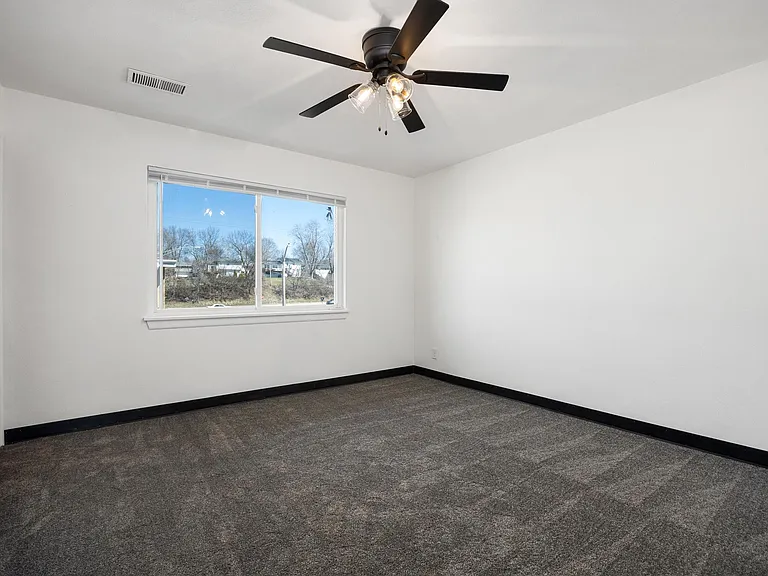 Forest Hills Apartments — Photo 40