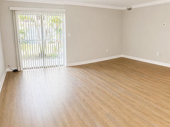 5th image of 1830 Maravilla Ave #806