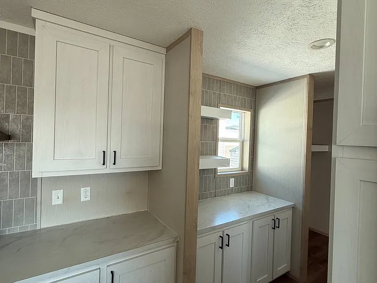 120 Lillian Ln — Photo 5