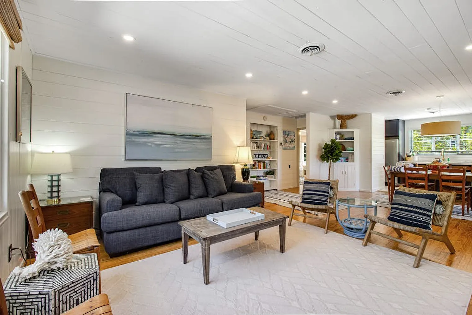 3 bed, 3.0 bath, 1280 sqft, $7,334 — Photo 2