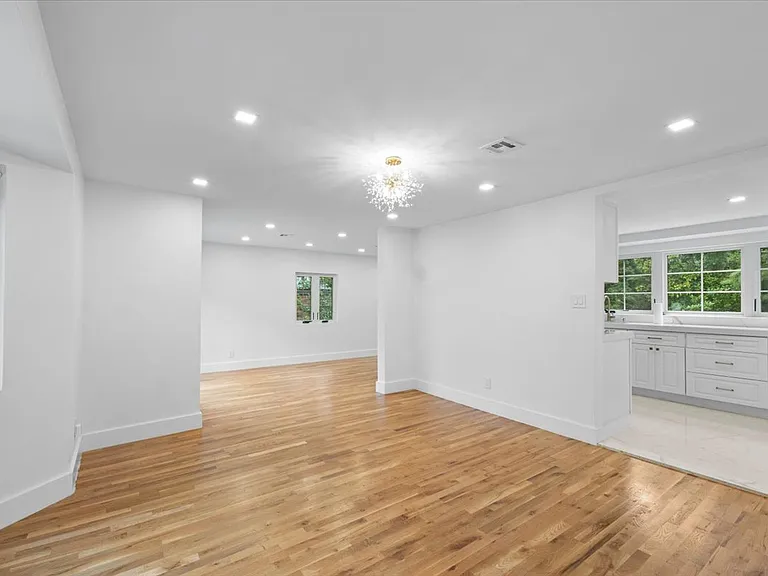 115 Old Mill Rd — Photo 8