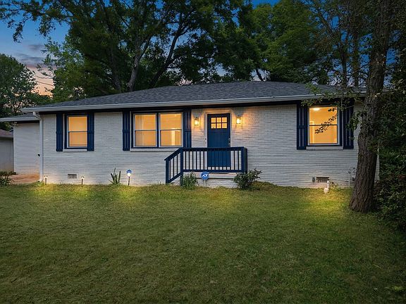 3rd image of 1752 Lynn Ln