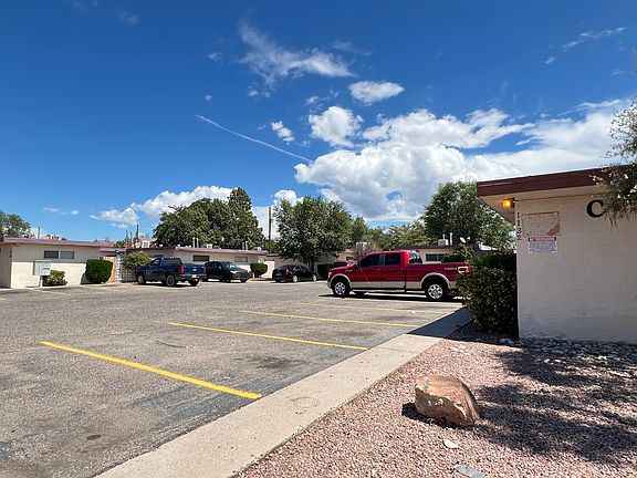 5th image of 1132 Palomas Dr SE