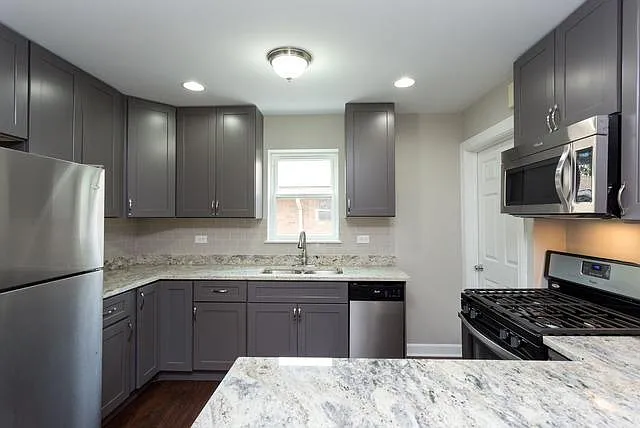 2 bed, 1328 sqft, $2,400 — Photo 2