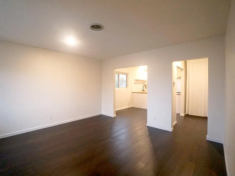 6413 Garvanza Ave — Photo 11