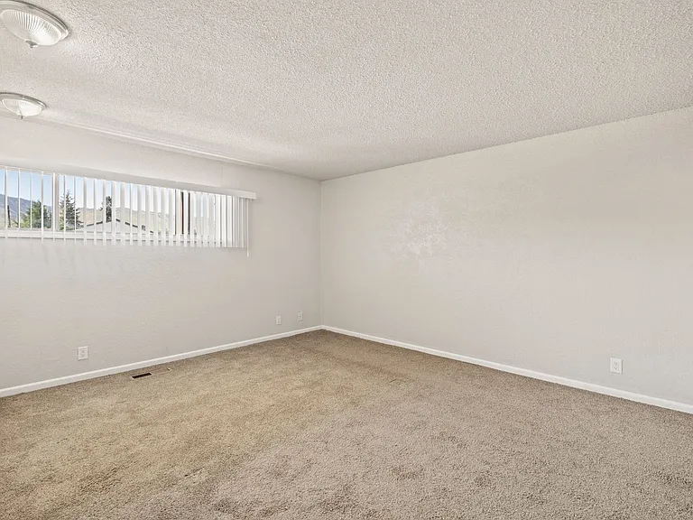 211 N Delaware Ave — Photo 48