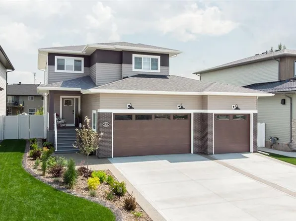 22 W Napoleon Meadows Way, Innisfail, AB T4G 0N6