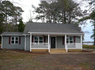 597 Myrtle Grove Ln, Mobjack, VA 23056