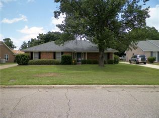 3939 Beardsley Dr, Montgomery, AL 36109