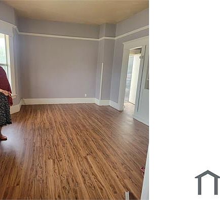 2nd image of 995 W 2nd St