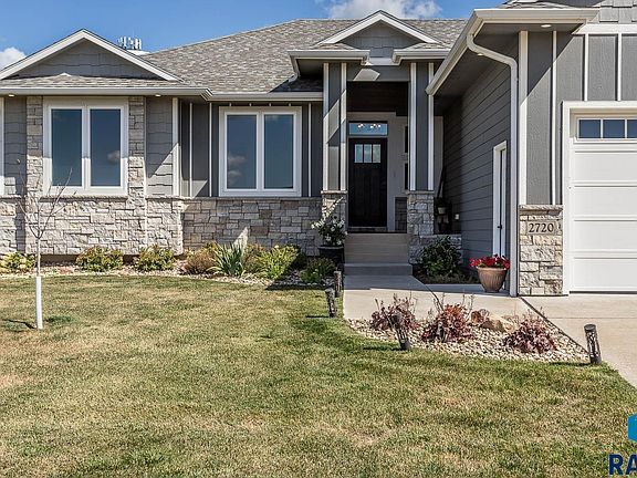2nd image of 2720 Big Oak Cir