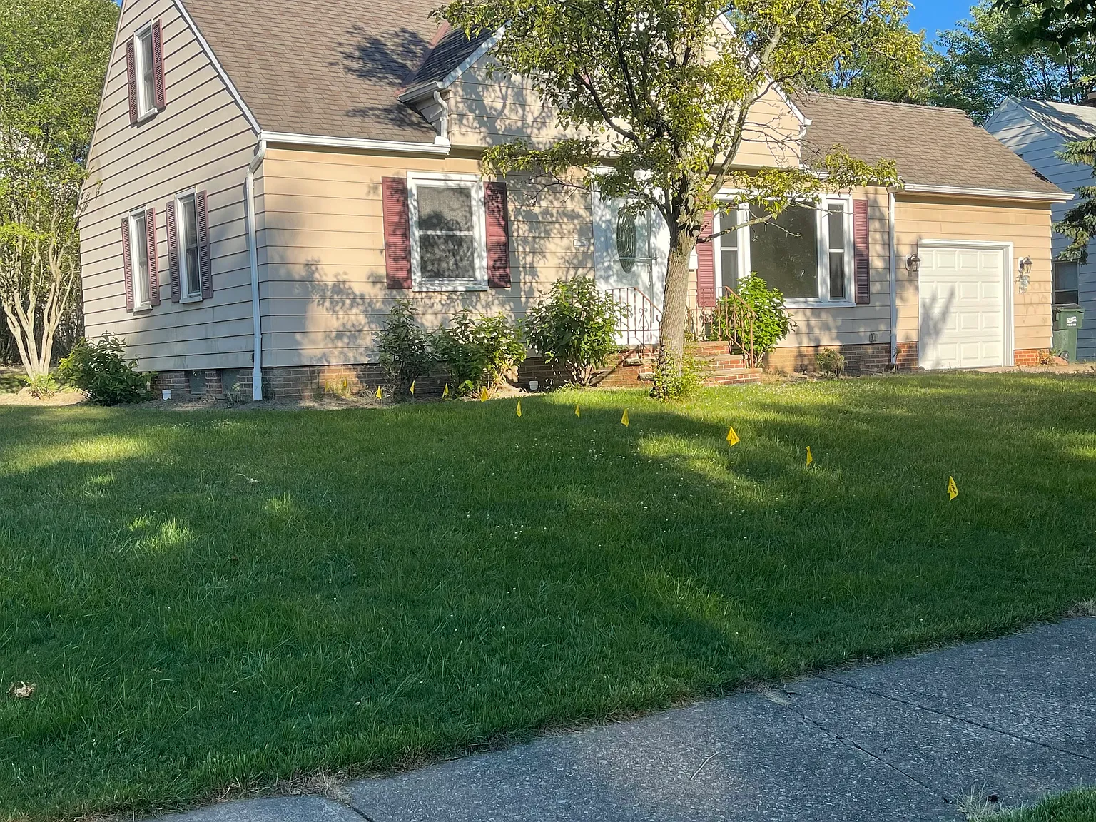 1717 Gilbert Dr — Photo 2