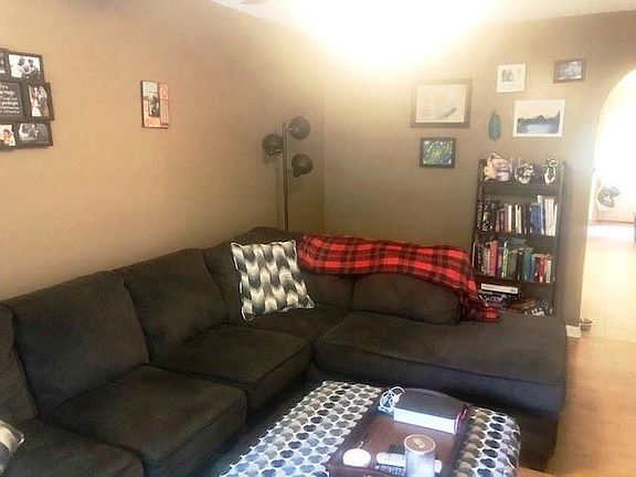 4th image of 1207 Camelot Ct NE