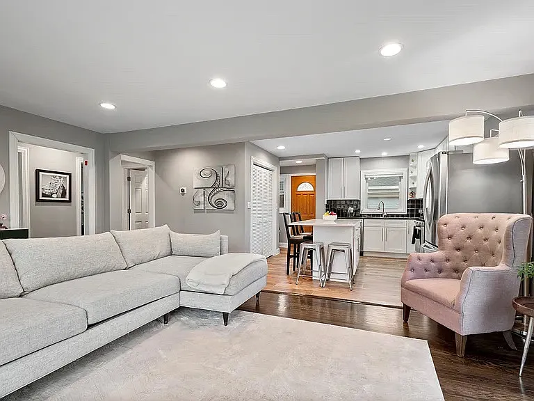 7027 Foster St — Photo 4