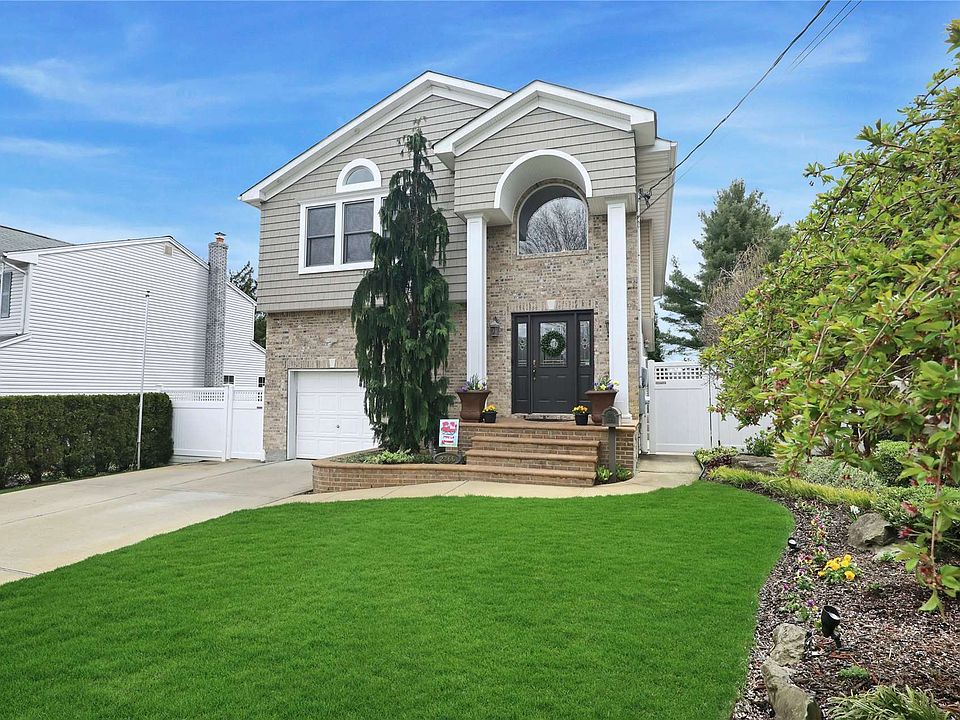 1st image of 2366 Schiller Ave