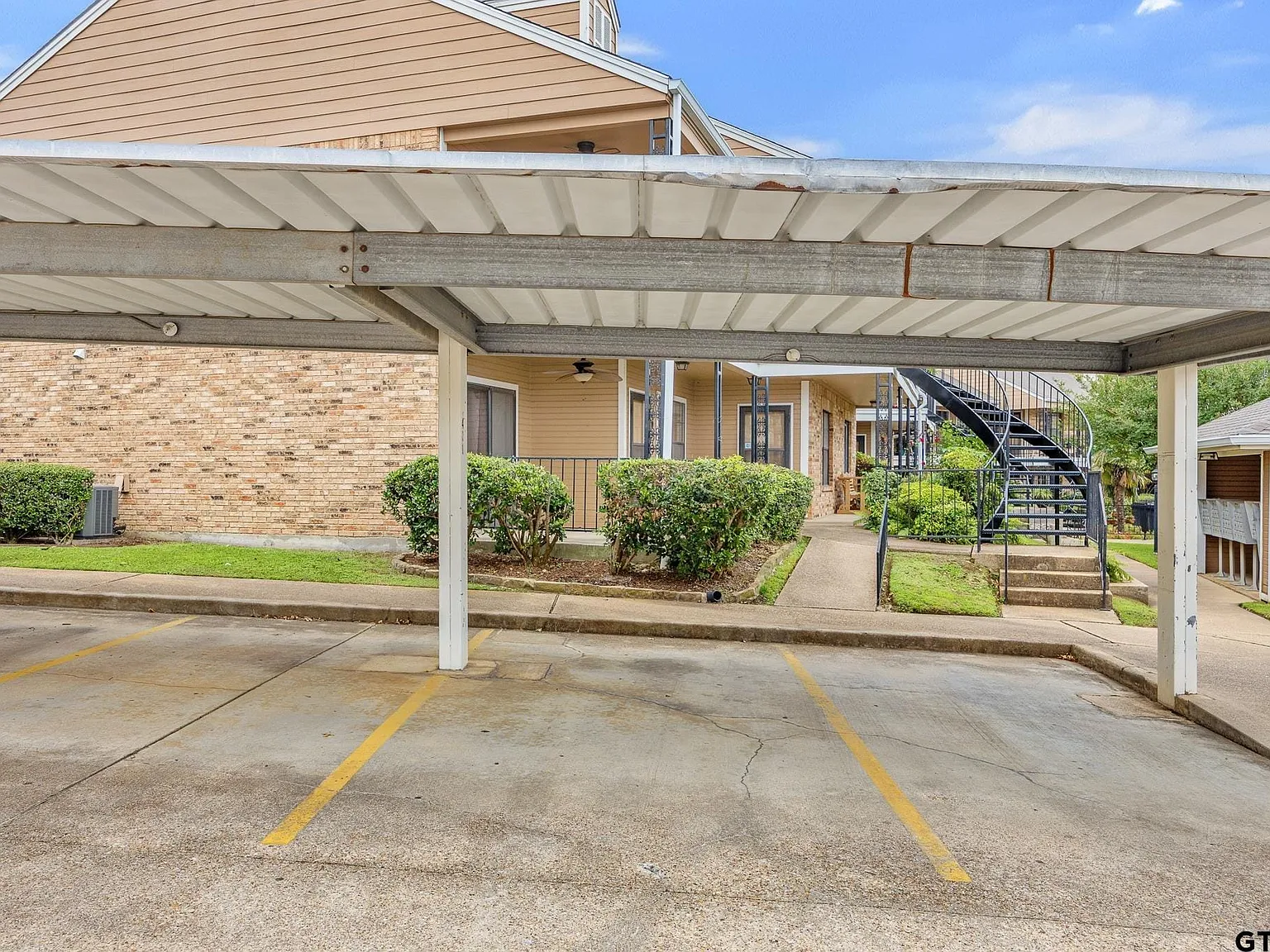 2 bed, 2.0 bath, 1103 sqft, $1,600 — Photo 4