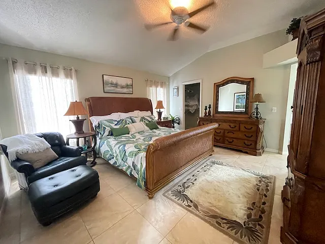 2126 Sansores St — Photo 16