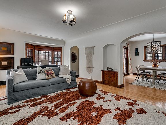 4th image of 803 W Prospect Ave