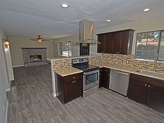 3rd image of 1189 Margaret Ave