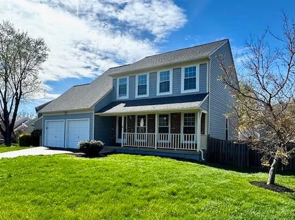 2982 Emerald Chase Dr, Herndon, VA 20171