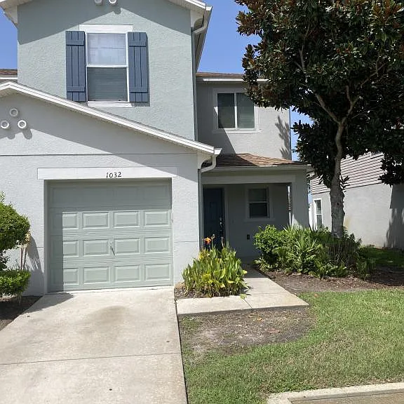 1032 Chalcedony St — Photo 1