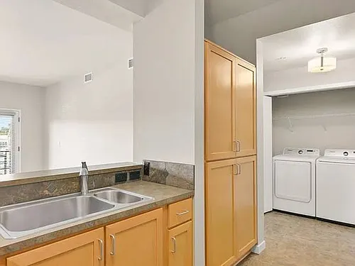 1127 Broadway St NE #412 Photo 1