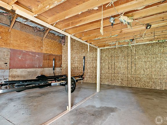 3rd image of 41763 N Riverview Ave