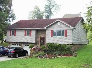 360 Hugh St, Grayson, KY 41143