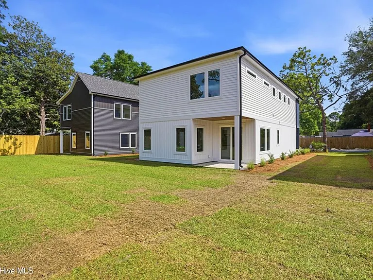 5015 Peachtree Ave — Photo 13