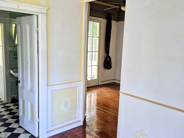 725 Alhambra St — Photo 24