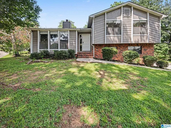 300 Varden Hill Dr, Birmingham, AL 35214