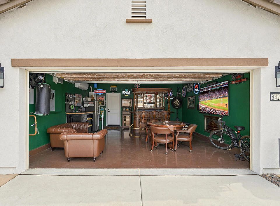 1st image of 84262 Caviano Dr