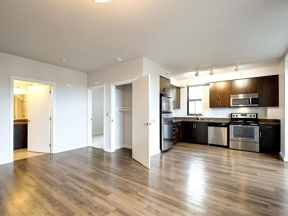 1st image of 1816 Eddy St Unit 205