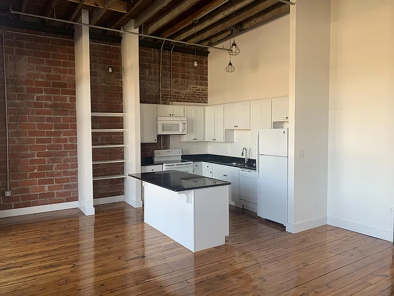 240 1st St NE — Photo 31