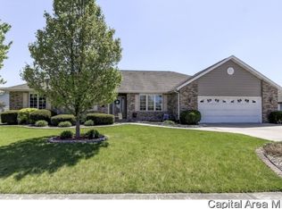 3920 Greenfield Dr, Springfield, IL 62704