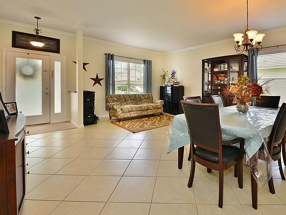 5th image of 509 Woodford Dr