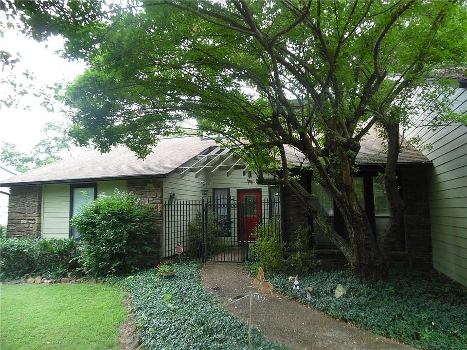 1st image of 2417 E Bristol Pl