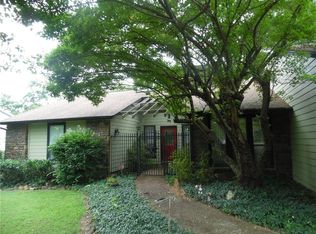 2417 E Bristol Pl, Fayetteville, AR 72701