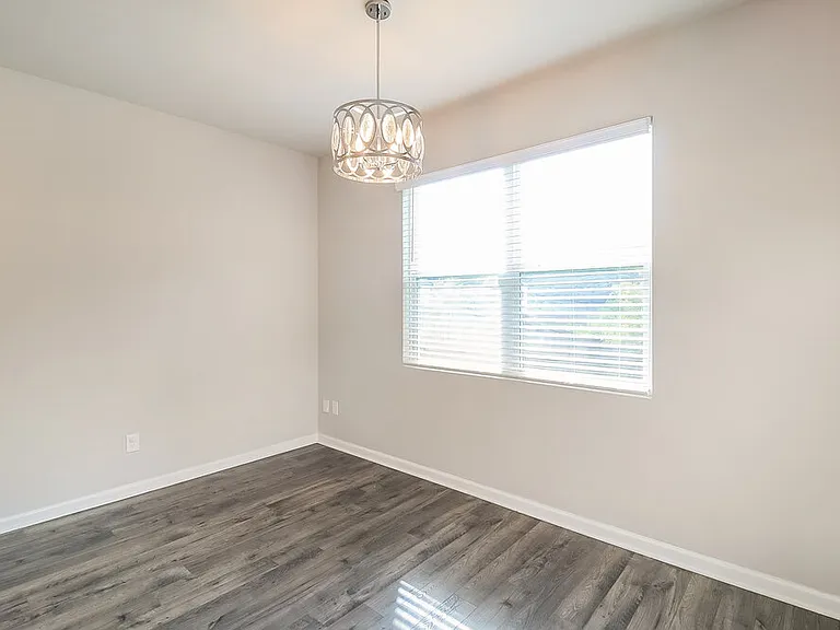 44 Silver Birch Pass — Photo 7