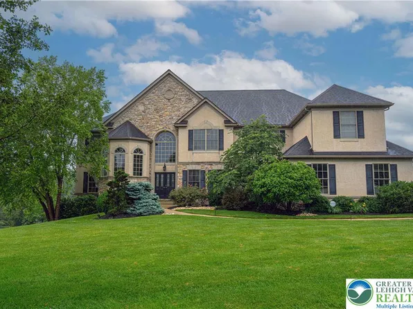 6532 Forest Knoll Ct, Allentown, PA 18106