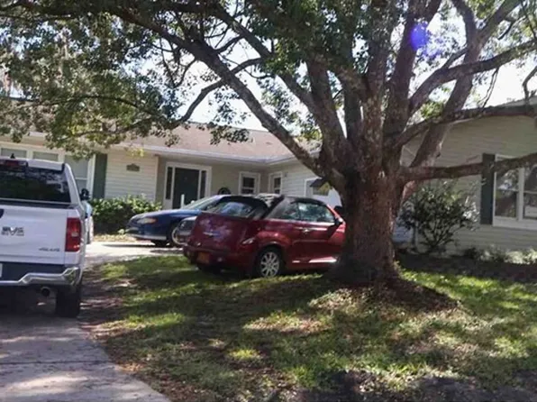 718 Whiteway Dr, Brooksville, FL 34601