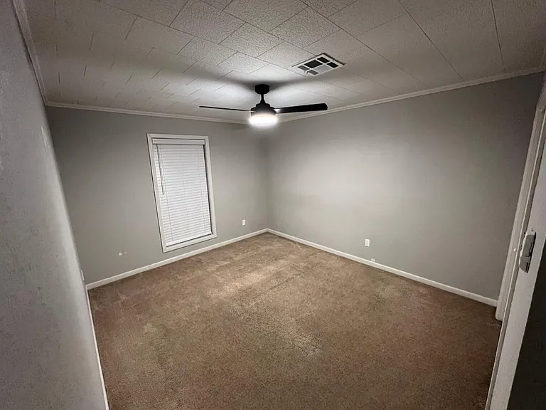 110 Highland Dr — Photo 12