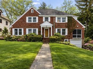 15 Gammons Rd, Newton, MA 02468