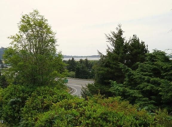 3rd image of 171 S Wells Dr