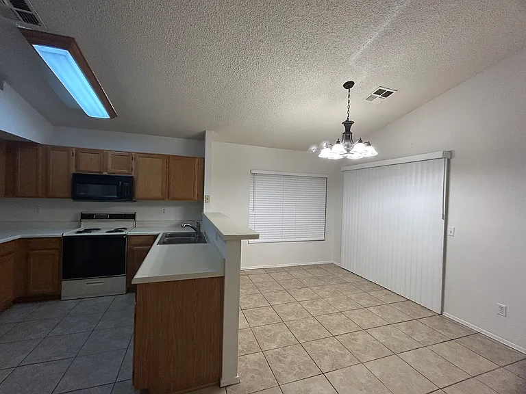 1120 N Val Vista Dr #82 — Photo 8